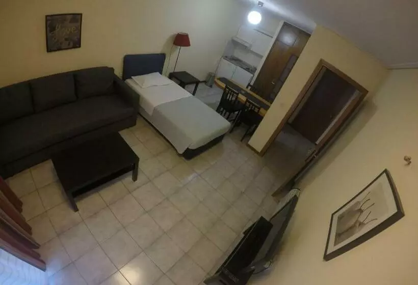 スイート, Apartment Hotel Athina