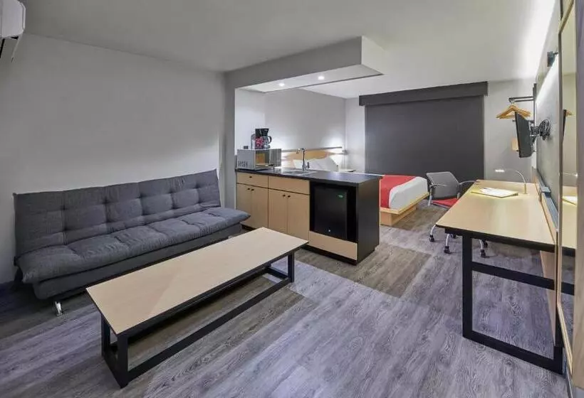 سوییت, City Express By Marriott Queretaro