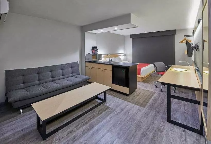 سوییت, City Express By Marriott Queretaro