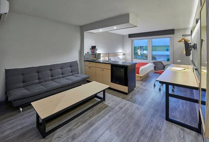 Люкс, City Express By Marriott Queretaro