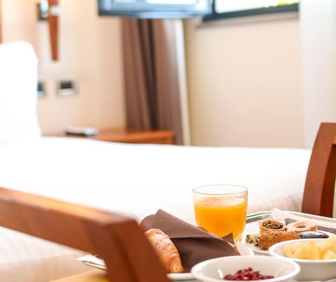 اتاق کلاسیک, Dei Cavalieri Caserta La Reggia