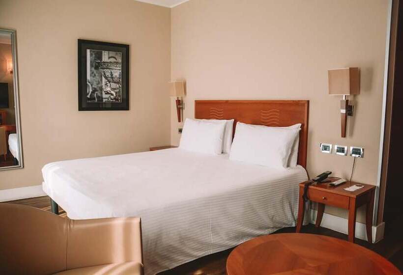 اتاق سوپریور, Dei Cavalieri Caserta La Reggia