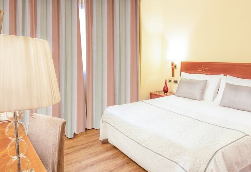 اتاق سوپریور, Dei Cavalieri Caserta La Reggia