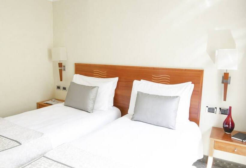 اتاق خانوادگی, Dei Cavalieri Caserta La Reggia