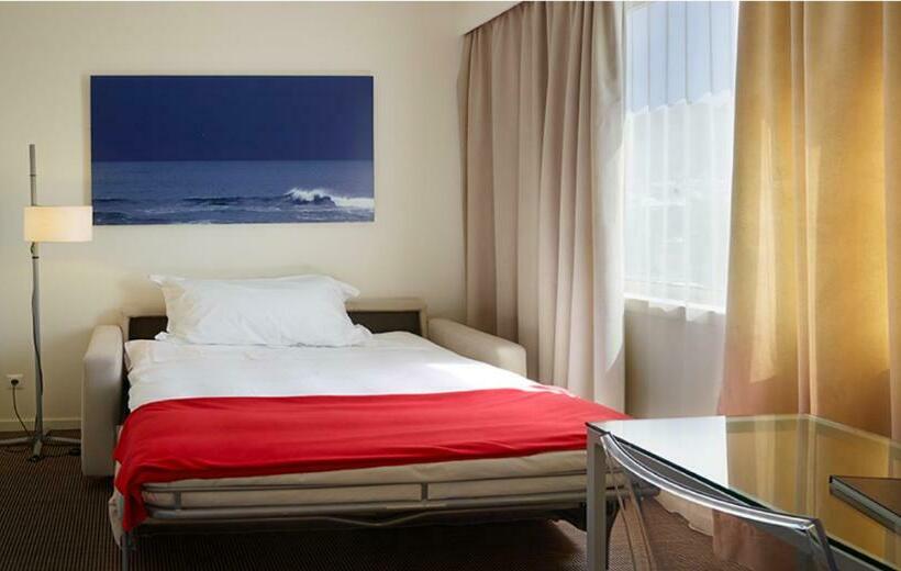 اتاق خانوادگی با چشمانداز کوه, Flor De Sal