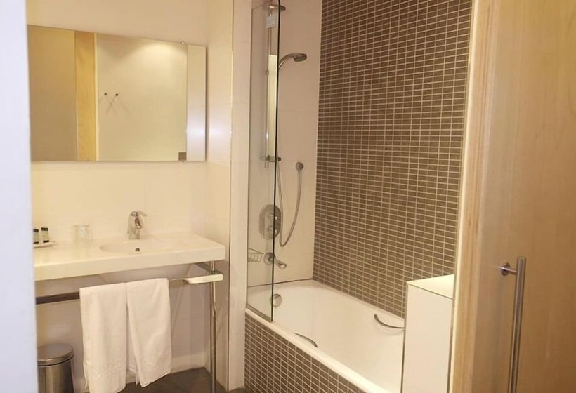 غرفة قياسية, Gobeo Park