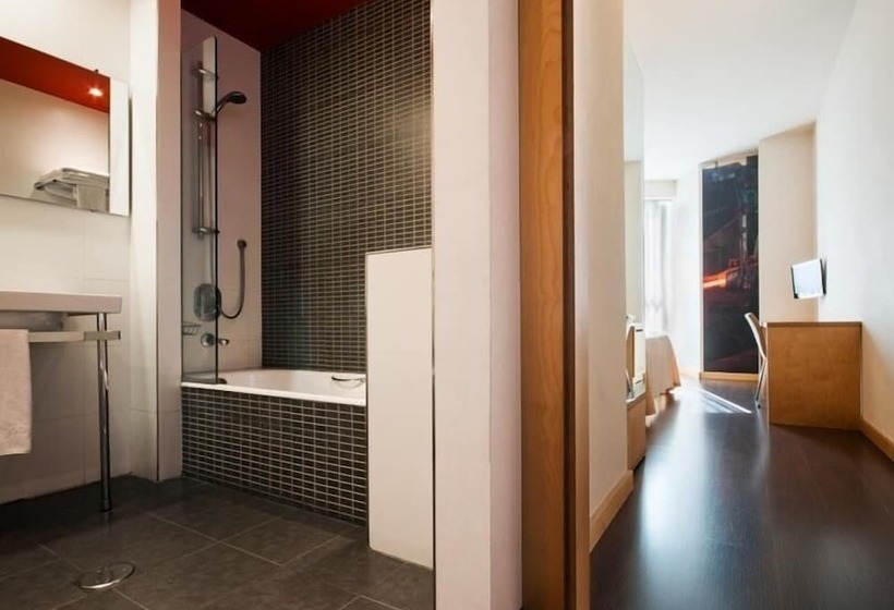 غرفة عائلية, Gobeo Park