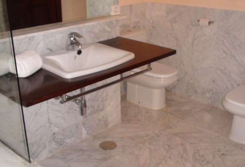 Номер Стандарт, Hospederia Monasterio De Rueda