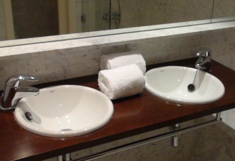 Номер Стандарт, Hospederia Monasterio De Rueda