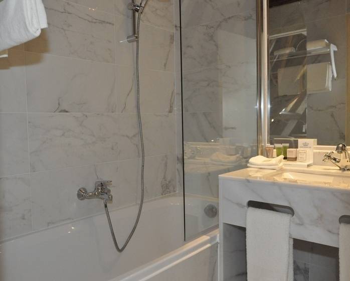 غرفة قياسية, Jan Brito