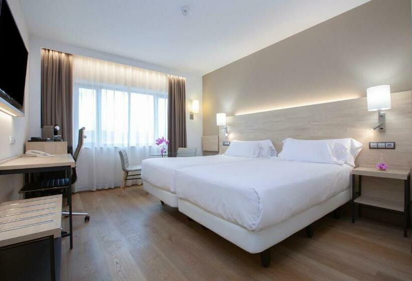 סוויטת ג'וניור, Puerta De Bilbao