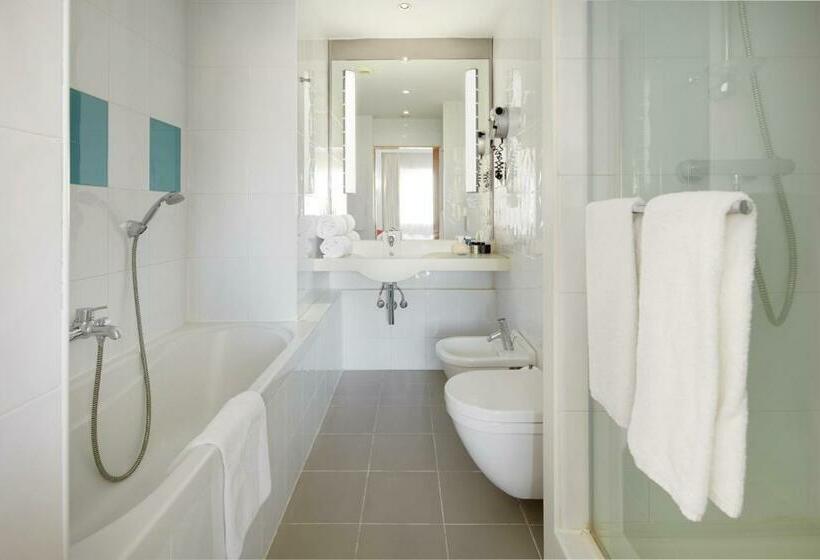 סוויטת ג'וניור, Puerta De Bilbao