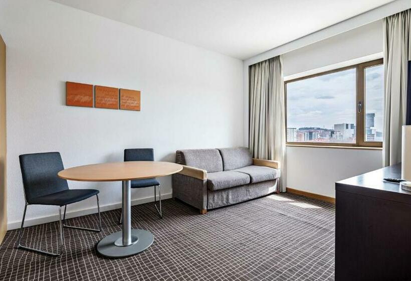 סוויטת ג'וניור, Puerta De Bilbao