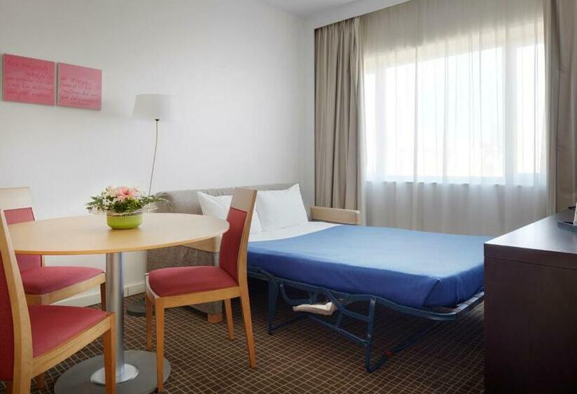 סוויטת ג'וניור, Puerta De Bilbao