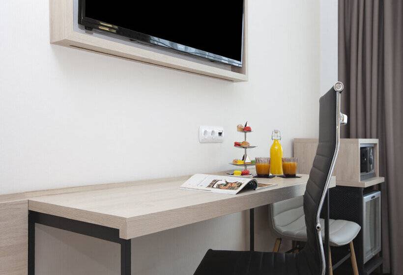 חדר סטנדרט לשלושה, Puerta De Bilbao