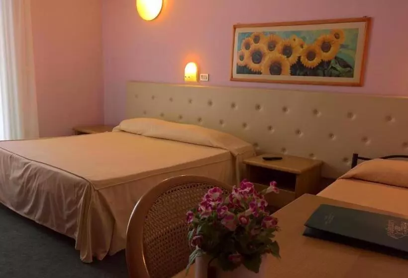 Standard Kolmen Hengen Huone, Ristorante Alla Campagna