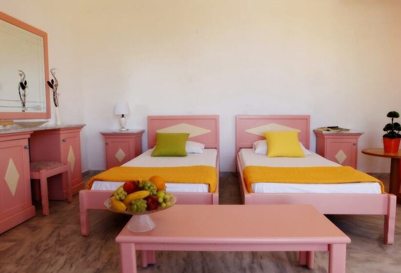 プールビュースタンダードルーム, Fereniki Resort & Spa