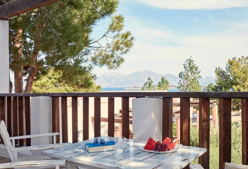 海景套房, Candia Park Village