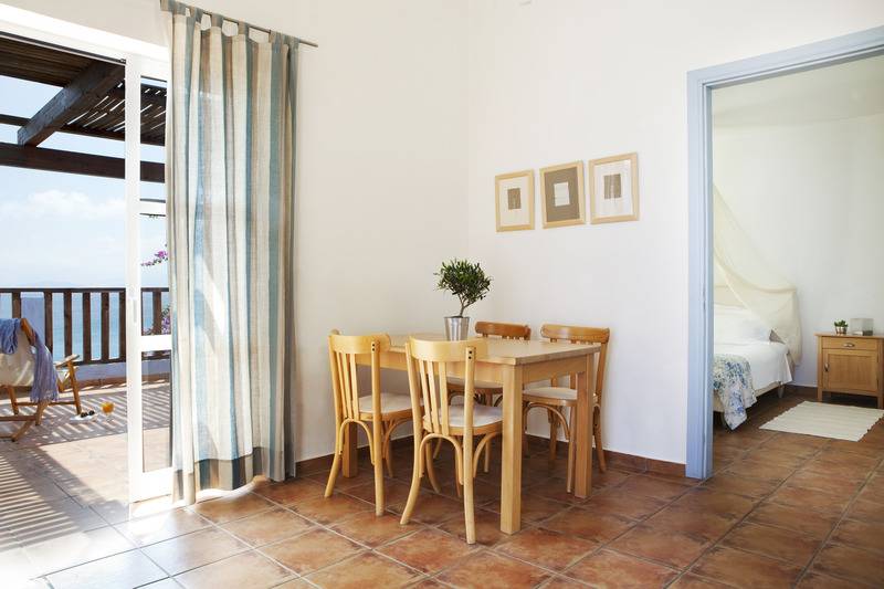 海景套房, Candia Park Village