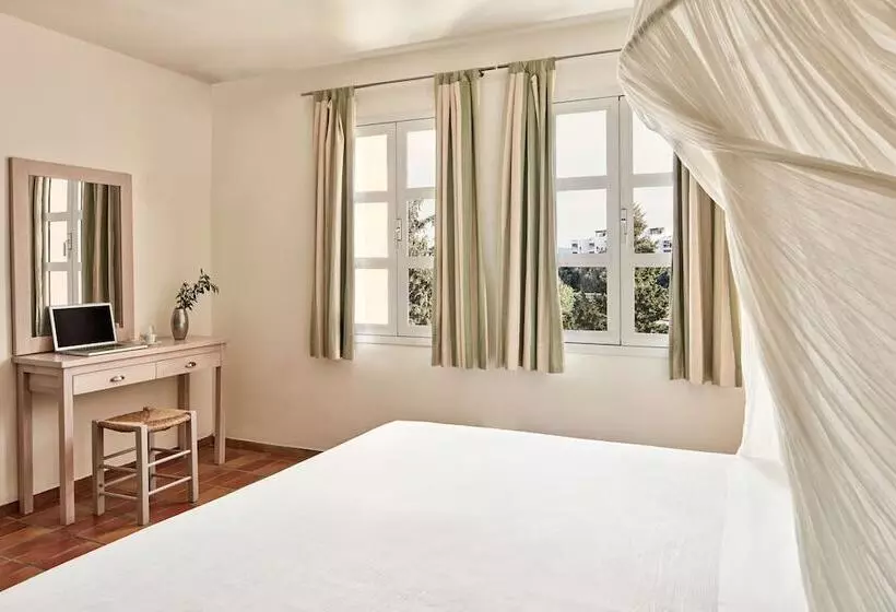 سوییت با چشمانداز دریا, Candia Park Village