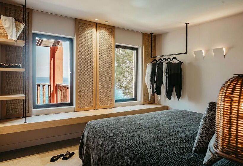 海景套房, Candia Park Village