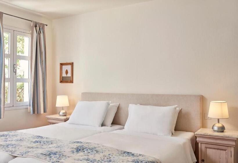 Family flat with view, Candia Park Village