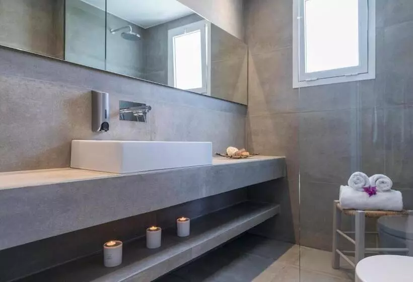 Family flat with view, Candia Park Village