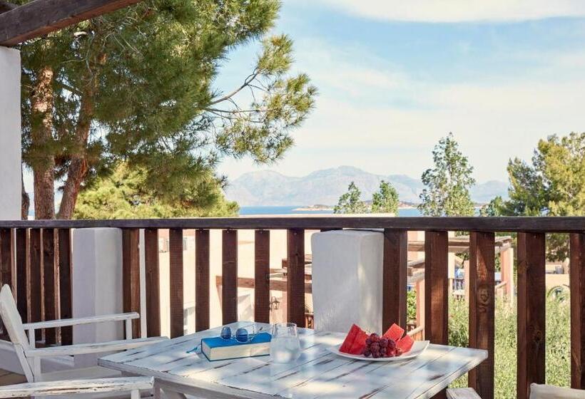 海景套房, Candia Park Village