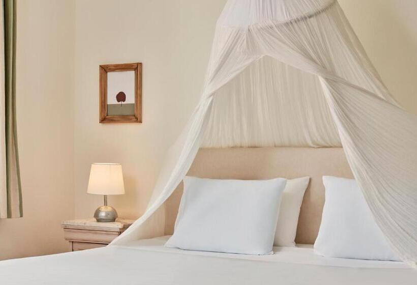 海景套房, Candia Park Village