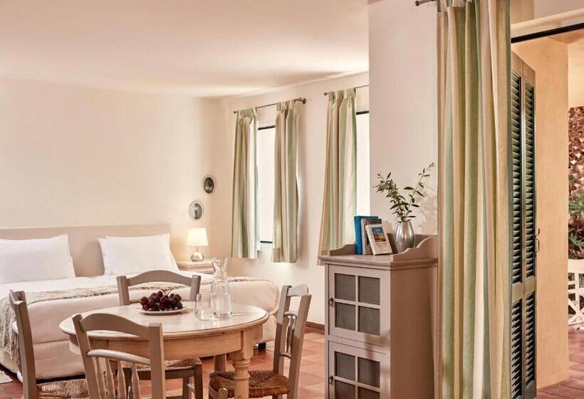 家庭工作室, Candia Park Village