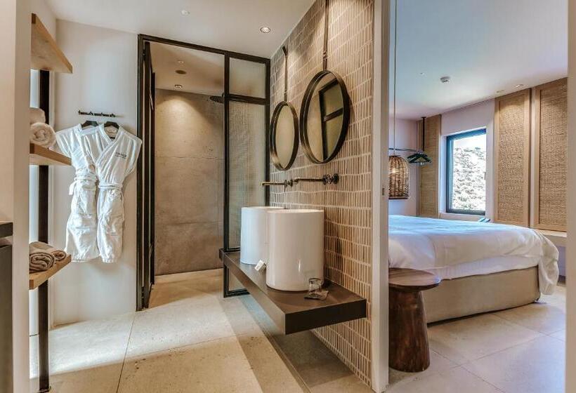 海景套房, Candia Park Village