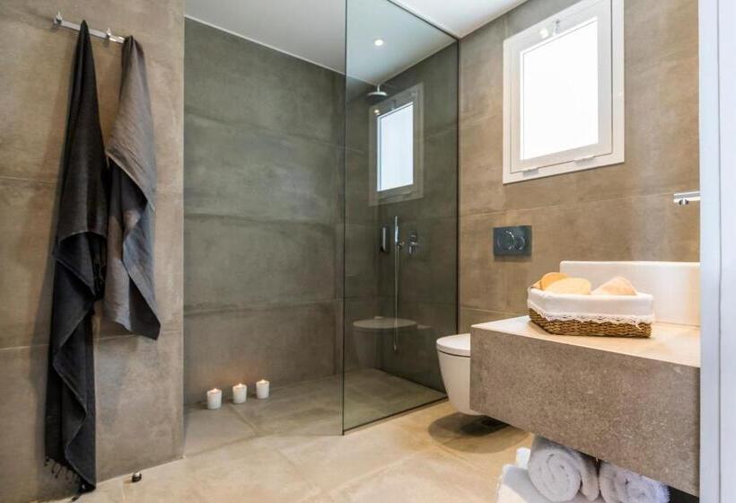 Family flat with view, Candia Park Village