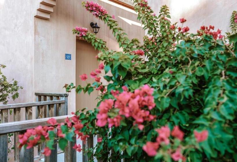 Family flat with view, Candia Park Village