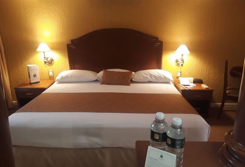 סוויטת ג'וניור, Country Plaza