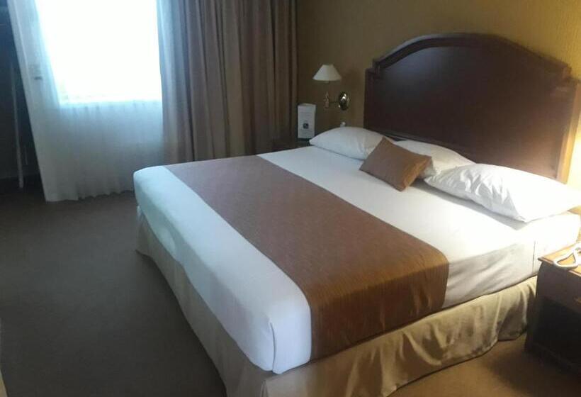 סוויטת ג'וניור, Country Plaza