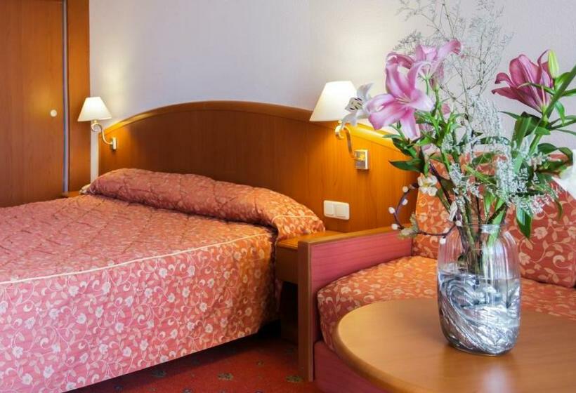 اتاق استاندارد سه نفره, El Mouradi Gammarth