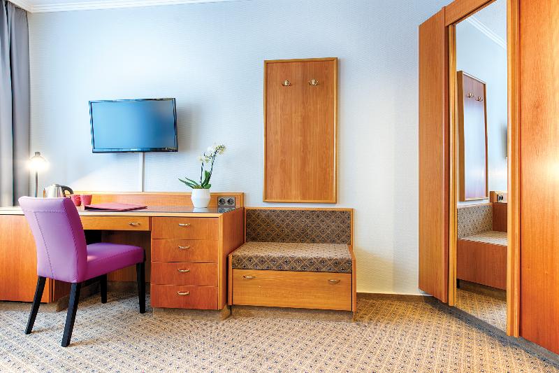 Номер Superior, Leonardo Hotel Düsseldorf City Center