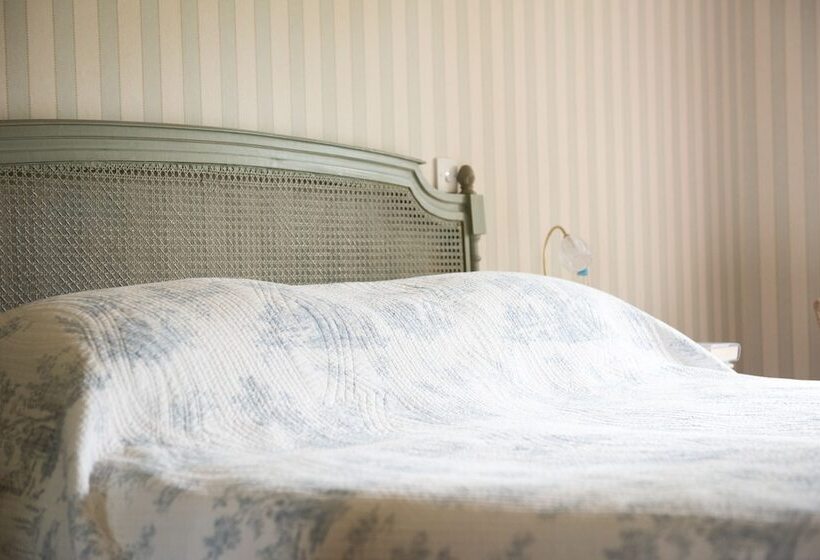 수피리어 룸, Plumber Manor