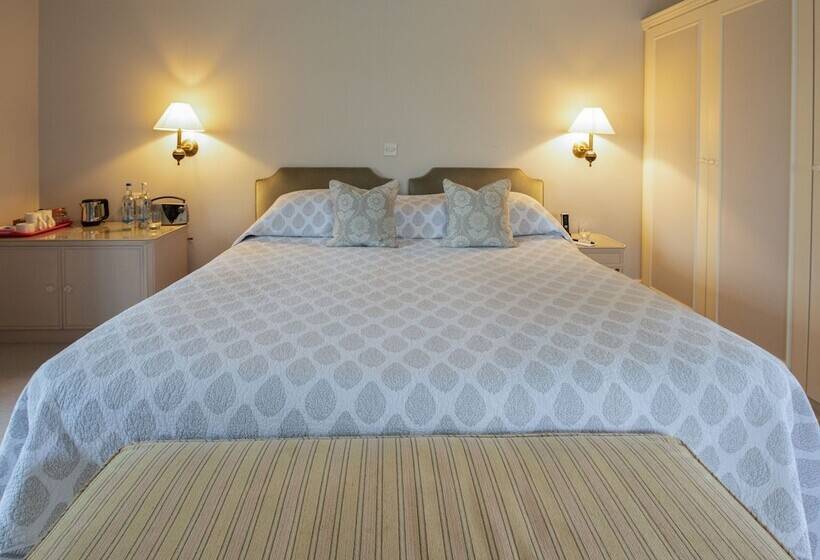 수피리어 룸, Plumber Manor