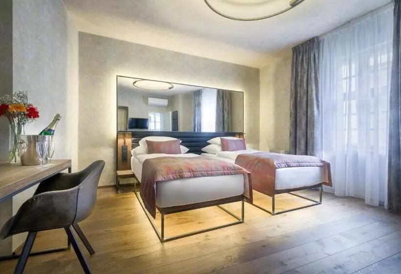 Quarto Estandar, Waldstein