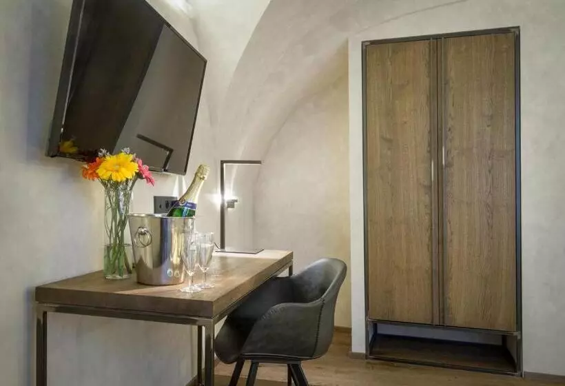 Quarto Estandar, Waldstein