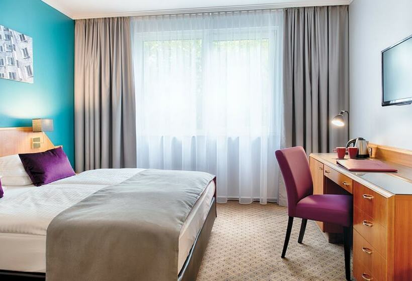 Номер Комфорт, Leonardo Hotel Düsseldorf City Center