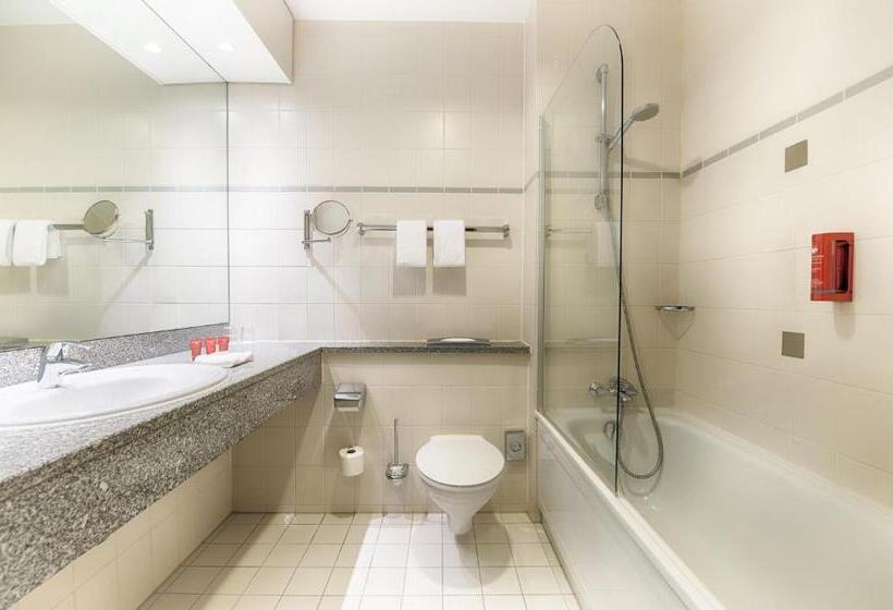 Трехместный Номер Комфорт, Leonardo Hotel Düsseldorf City Center