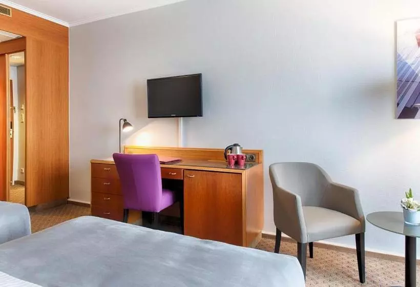 اتاق راحتی سه تخته, Leonardo Hotel Düsseldorf City Center