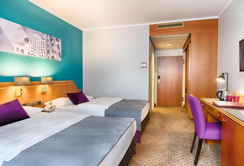 Трехместный Номер Комфорт, Leonardo Hotel Düsseldorf City Center
