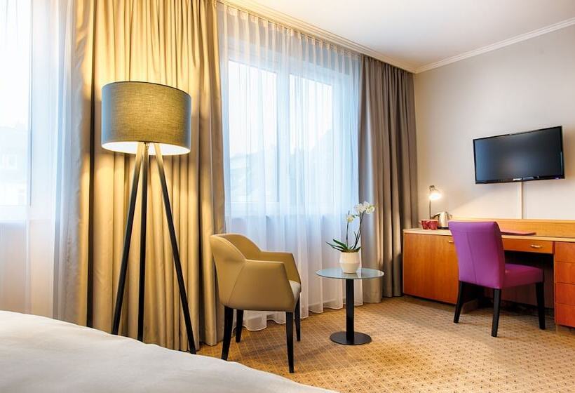 Номер Superior, Leonardo Hotel Düsseldorf City Center