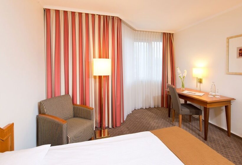Номер Superior, Leonardo Hotel Düsseldorf City Center