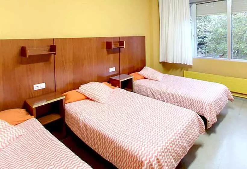 اتاق استاندارد سه نفره, Residencia Albergue Jaca