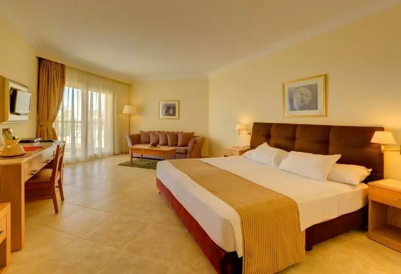 Deluxe Room Pool View