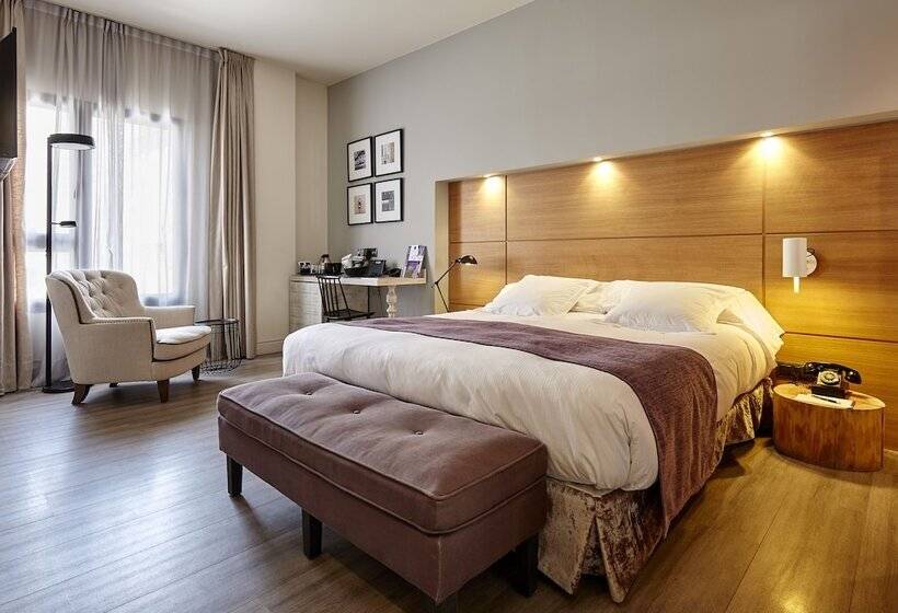 Номер Стандарт, Barcelona Catedral